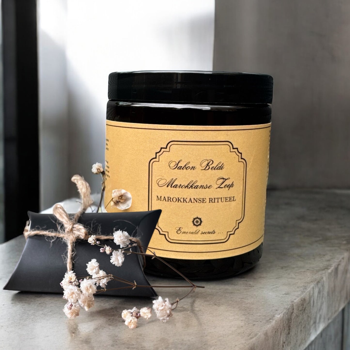 Traditioneel Marokkaans Verzorgingspakket – Zwarte Zeep + Scrubhandschoen